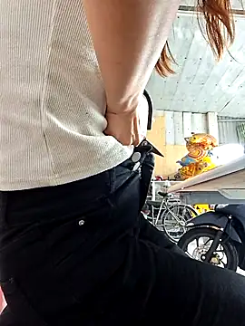 Snapshot of irina_hana chatting on March 8, 1:25 am irina hana online show from March 8, 1:25 am