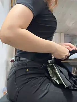 Snapshot of irina_hana chatting on March 22, 12:14 am irina hana online show from March 22, 12:14 am