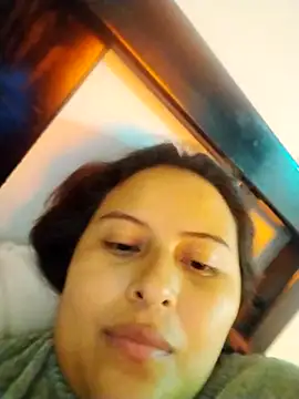 Snapshot of yelezia chatting on October 4, 9:24 pm yelezia online show from October 4, 9:24 pm