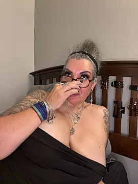 dieseldame1313 online show from October 30, 1:40 am