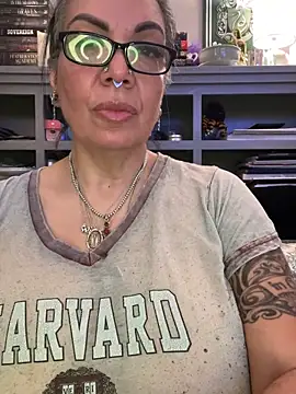 dieseldame1313 online show from May 13, 2:42 am