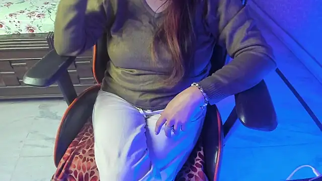 Snapshot of ShylaGill chatting on December 4, 5:32 pm ShylaGill online show from December 4, 5:32 pm