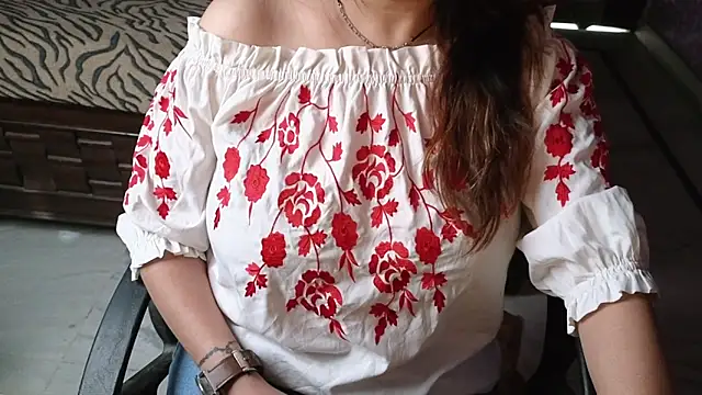 Snapshot of ShylaGill chatting on February 10, 10:52 am ShylaGill online show from February 10, 10:52 am