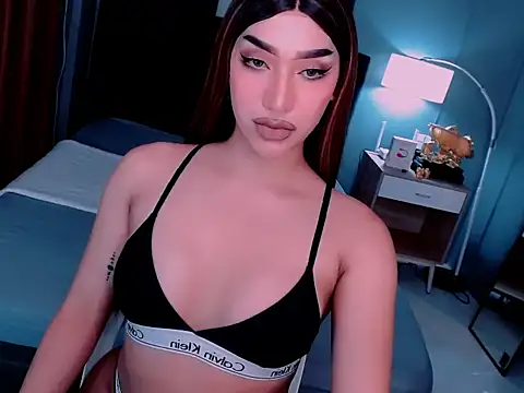 MystiqueQueen online show from March 28, 8:47 am