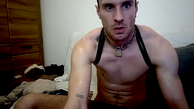 Snapshot of sexbooy27 chatting on February 3, 3:15 am sexbooy27 online show from February 3, 3:15 am