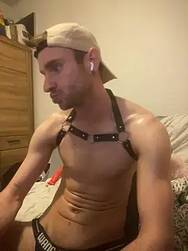 sexbooy27 online show from May 19, 9:32 pm