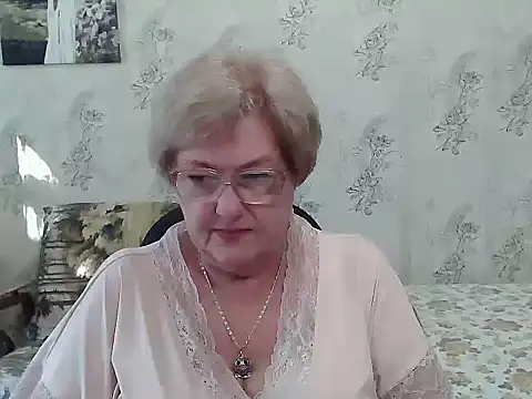 Snapshot of Renata62011 chatting on September 28, 11:04 am Renata62011 online show from September 28, 11:04 am