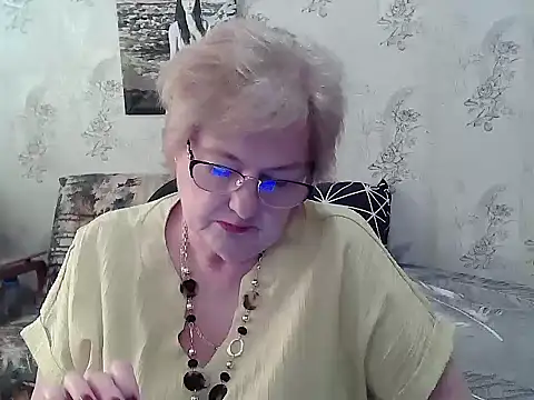 Renata62011 online show from May 8, 12:43 pm
