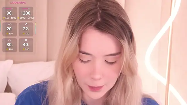 Nesolla online show from March 3, 8:15 pm