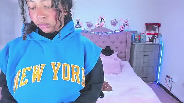 Snapshot of Gabi_Jhons_23 chatting on September 26, 11:47 am Gabi Jhons 23 online show from September 26, 11:47 am