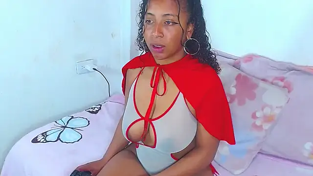 Snapshot of Gabi_Jhons_23 chatting on April 7, 9:32 am Gabi Jhons 23 online show from April 7, 9:32 am