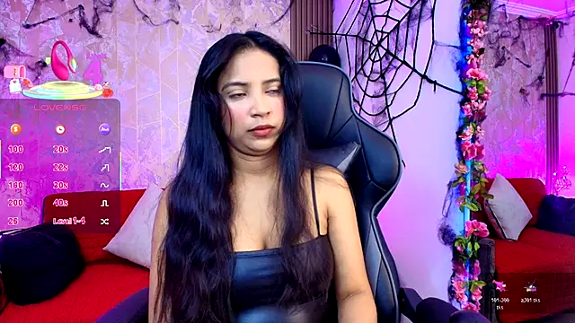 Snapshot of SophiaWalker_1 chatting on October 27, 11:58 am SophiaWalker 1 online show from October 27, 11:58 am