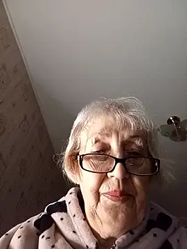 Snapshot of Anatolia5961 chatting on October 4, 3:10 pm Anatolia5961 online show from October 4, 3:10 pm