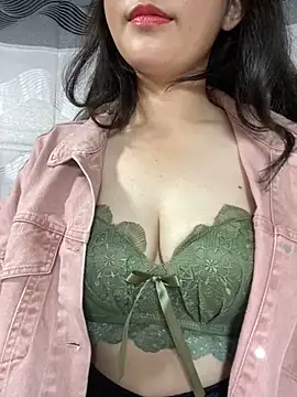 Snapshot of Linda288 chatting on September 19, 2:40 pm Linda288 online show from September 19, 2:40 pm