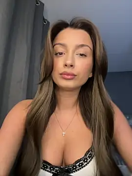 ellariverss online show from May 21, 2:18 am