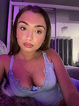 ellariverss online show from August 5, 2:36 am