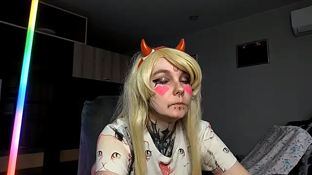 Snapshot of HighelikeGirl chatting on October 11, 1:09 pm HighelikeGirl online show from October 11, 1:09 pm