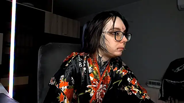 Snapshot of HighelikeGirl chatting on October 17, 2:08 pm HighelikeGirl online show from October 17, 2:08 pm