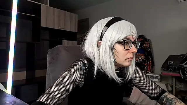 Snapshot of HighelikeGirl chatting on October 21, 8:48 am HighelikeGirl online show from October 21, 8:48 am