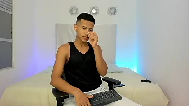 Snapshot of KingStark_ chatting on October 1, 11:16 am KingStark online show from October 1, 11:16 am