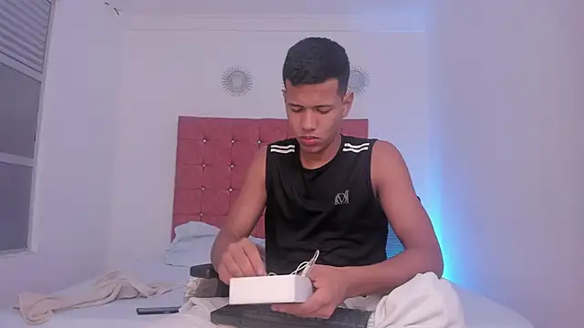 Snapshot of KingStark_ chatting on October 8, 11:30 am KingStark online show from October 8, 11:30 am