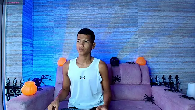 Snapshot of KingStark_ chatting on October 16, 11:55 am KingStark online show from October 16, 11:55 am