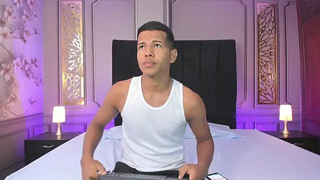 KingStark  online show from November 7, 1:33 pm