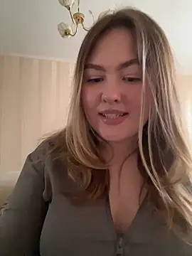 SunshineEmma online show from April 26, 5:43 pm