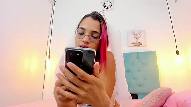 Snapshot of cris_dulce chatting on October 21, 1:56 pm cris dulce online show from October 21, 1:56 pm