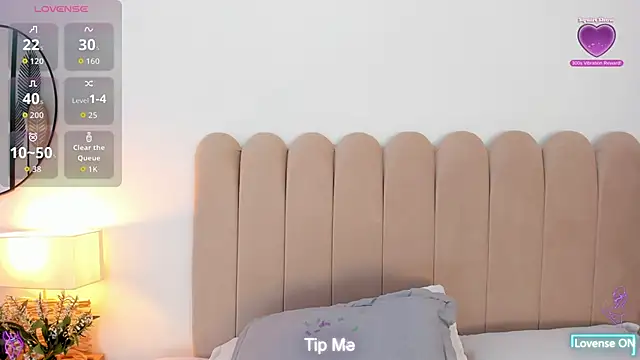 Snapshot of Jasmin_hamdan chatting on October 6, 9:23 pm Jasmin hamdan online show from October 6, 9:23 pm