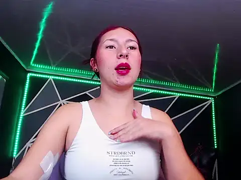 Snapshot of kattypurple chatting on October 30, 1:23 pm kattypurple online show from October 30, 1:23 pm