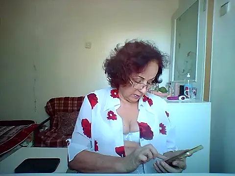 Julia54391 online show from September 20, 8:26 am