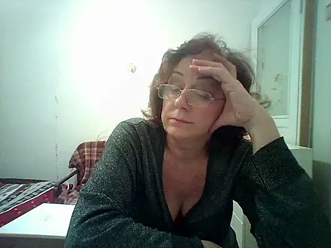 Julia54391 online show from September 30, 7:30 pm