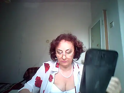 Julia54391 online show from October 10, 8:35 am