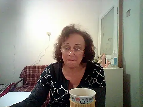 Julia54391 online show from October 18, 7:58 pm