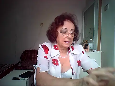 Julia54391 online show from October 19, 8:26 am