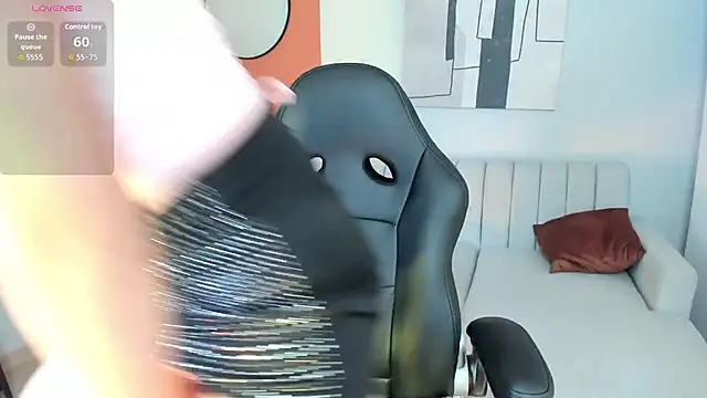 Snapshot of marie_bass chatting on October 8, 11:41 am marie bass online show from October 8, 11:41 am