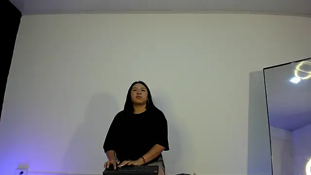 Snapshot of BellaRoux1 chatting on September 20, 11:55 am BellaRoux1 online show from September 20, 11:55 am