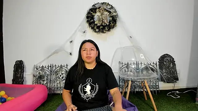 Snapshot of BellaRoux1 chatting on September 25, 12:09 pm BellaRoux1 online show from September 25, 12:09 pm