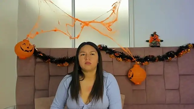 Snapshot of BellaRoux1 chatting on October 3, 12:02 pm BellaRoux1 online show from October 3, 12:02 pm