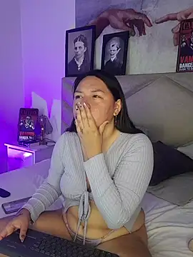 Snapshot of BellaRoux1 chatting on October 23, 11:53 am BellaRoux1 online show from October 23, 11:53 am