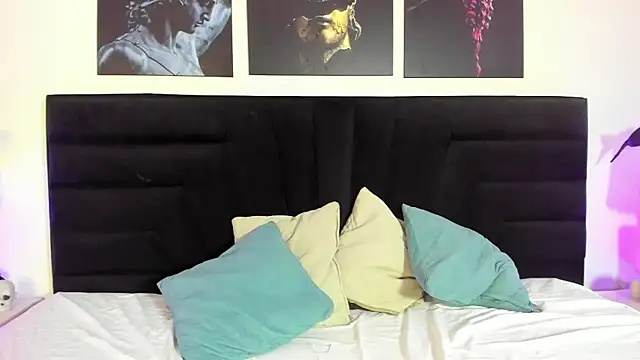 Snapshot of BellaRoux1 chatting on October 28, 12:09 pm BellaRoux1 online show from October 28, 12:09 pm