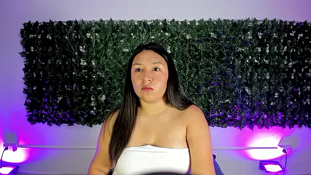 Snapshot of BellaRoux1 chatting on March 5, 12:23 pm BellaRoux1 online show from March 5, 12:23 pm