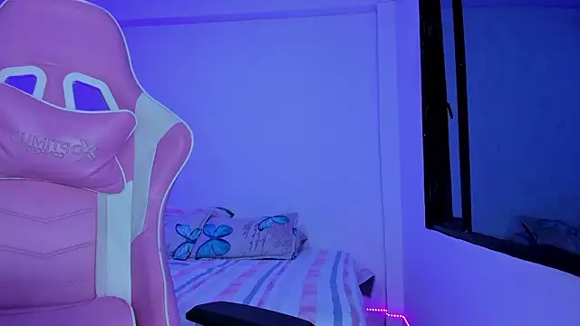  anais bustamante  online show from February 11, 3:00 am