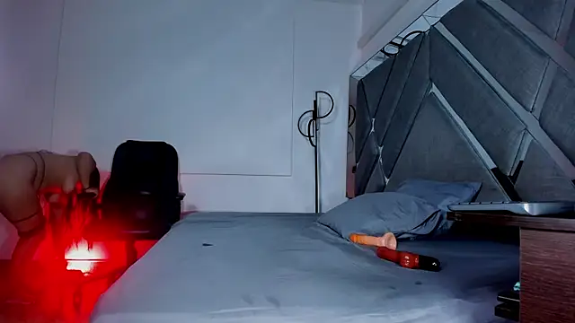 LucianaWild online show from October 5, 5:28 am