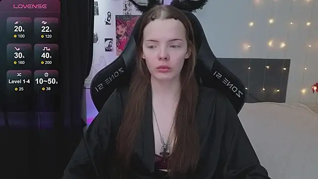 Luna Navy online show from March 5, 5:47 am