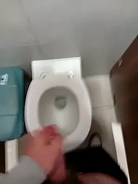 Snapshot of HairypapaK chatting on January 13, 6:40 am HairypapaK online show from January 13, 6:40 am