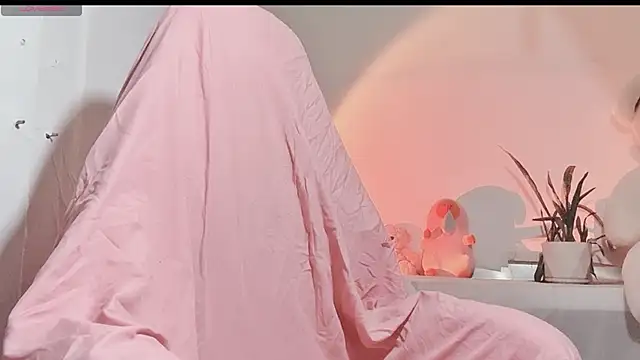 Snapshot of Vessi-babe chatting on October 22, 6:46 am Vessi-babe online show from October 22, 6:46 am