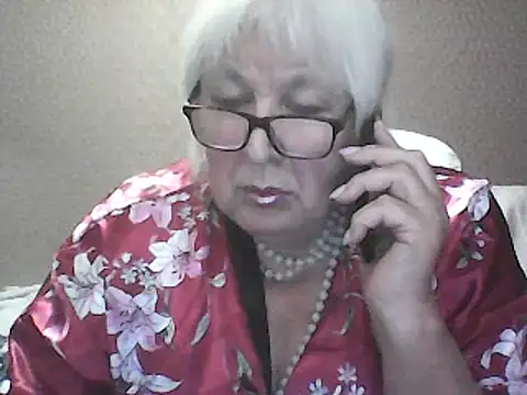 Snapshot of Alexia64231 chatting on September 21, 3:24 pm Alexia64231 online show from September 21, 3:24 pm