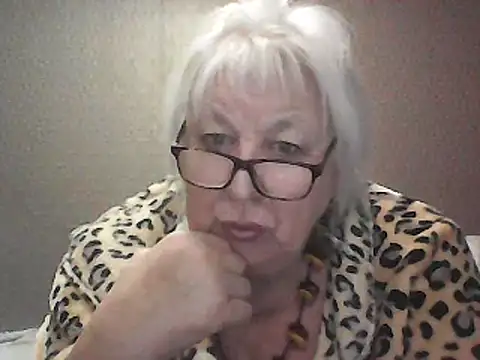 Snapshot of Alexia64231 chatting on September 22, 3:30 am Alexia64231 online show from September 22, 3:30 am